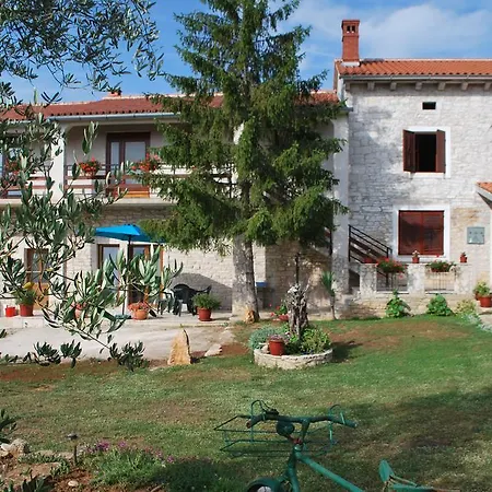 Apartment Mateo Sajini