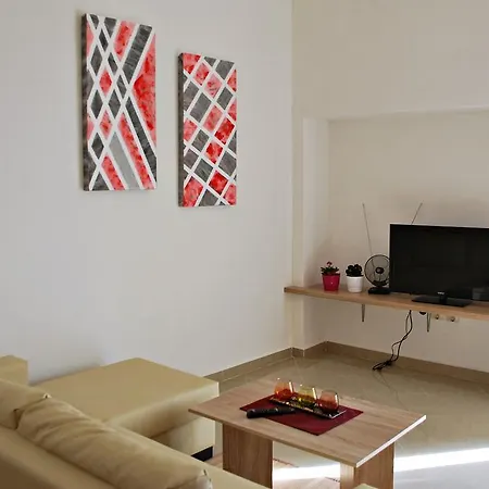 Apartment Mateo Sajini